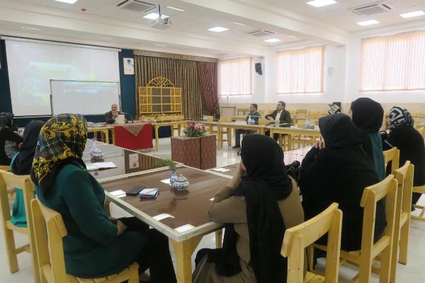 جلسات هفتگی تفسیر قرآن کریم یکشنبه های هر هفته