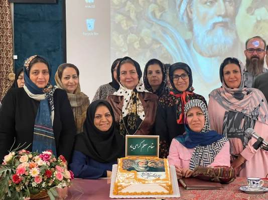 تقدیر از مدرس شاهنامه خوانی سرکار خانم فاتحی در به مناسبت روز معلم در تاریخ دوازدهم اردیبهشت